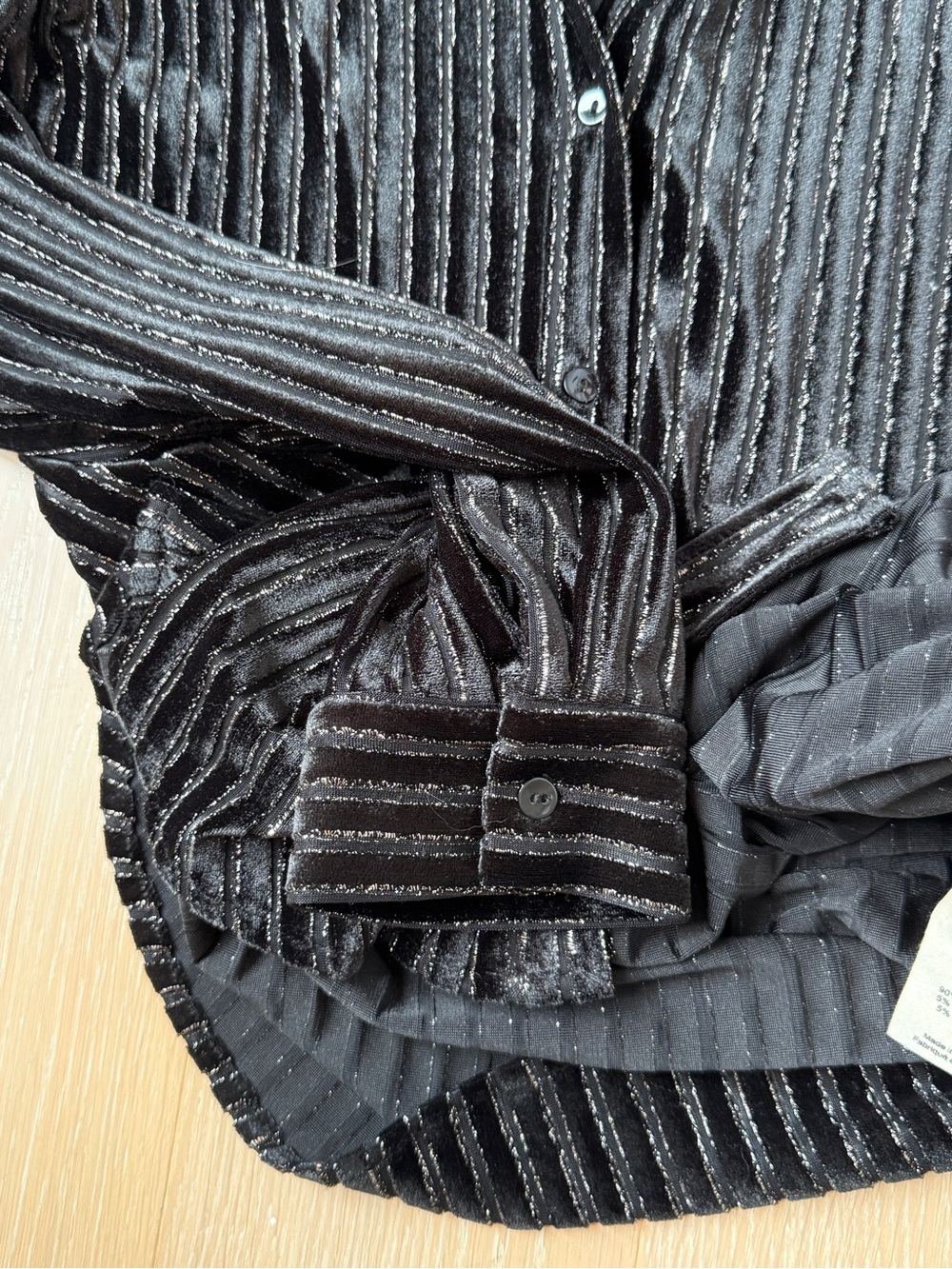 L'AGENCE Laurent Black Velvet Burnout Stripe Blouse size Medium New without tag - Picture 7 of 9